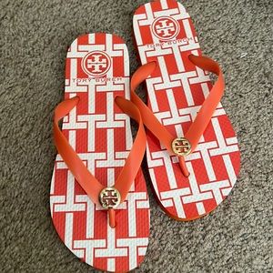 Tory burch flip flops size 8
